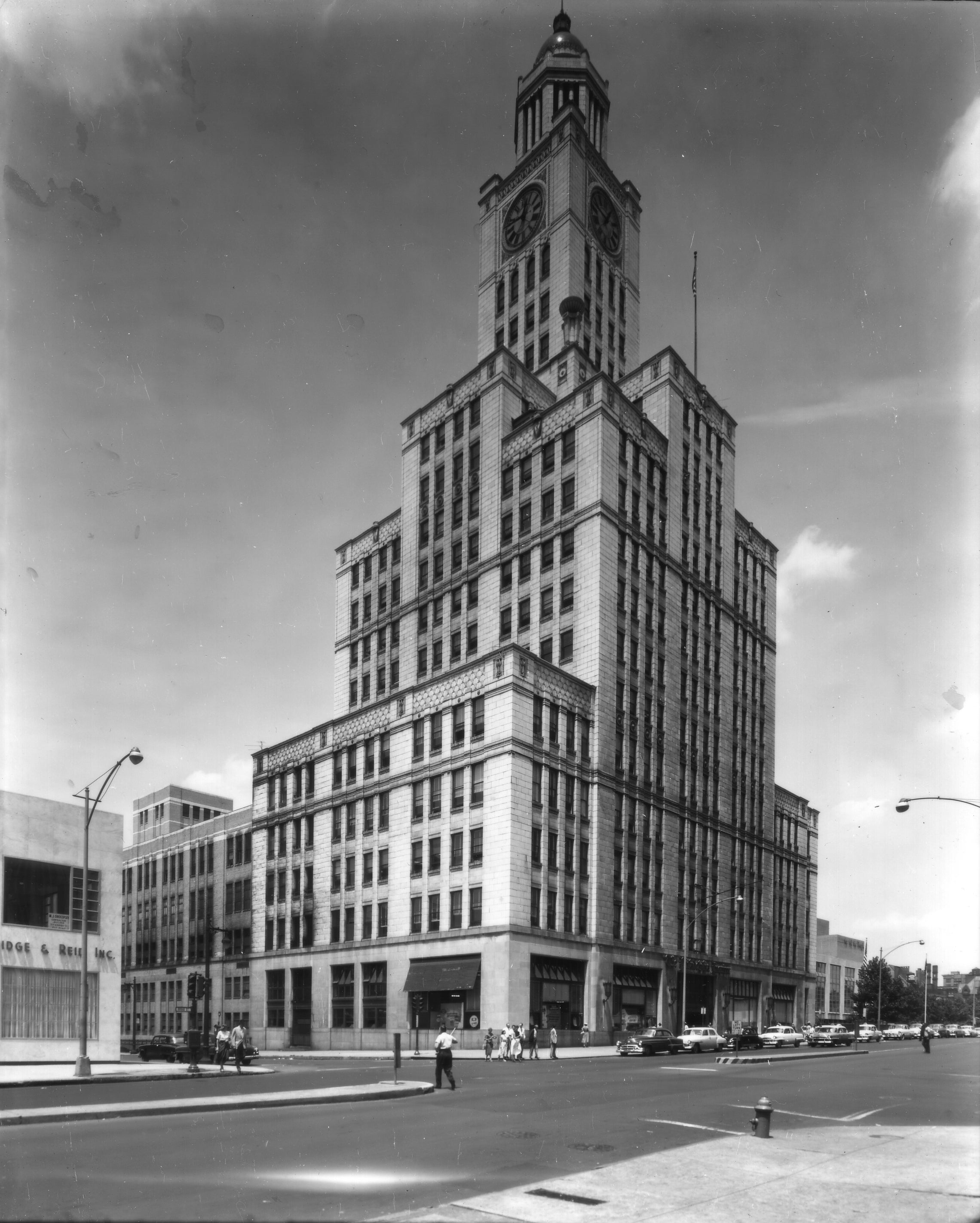 July 9, 1954: Inquirer Building | Parker & Mullikin, Free Library of Philadelphia Print and Pictures Collection