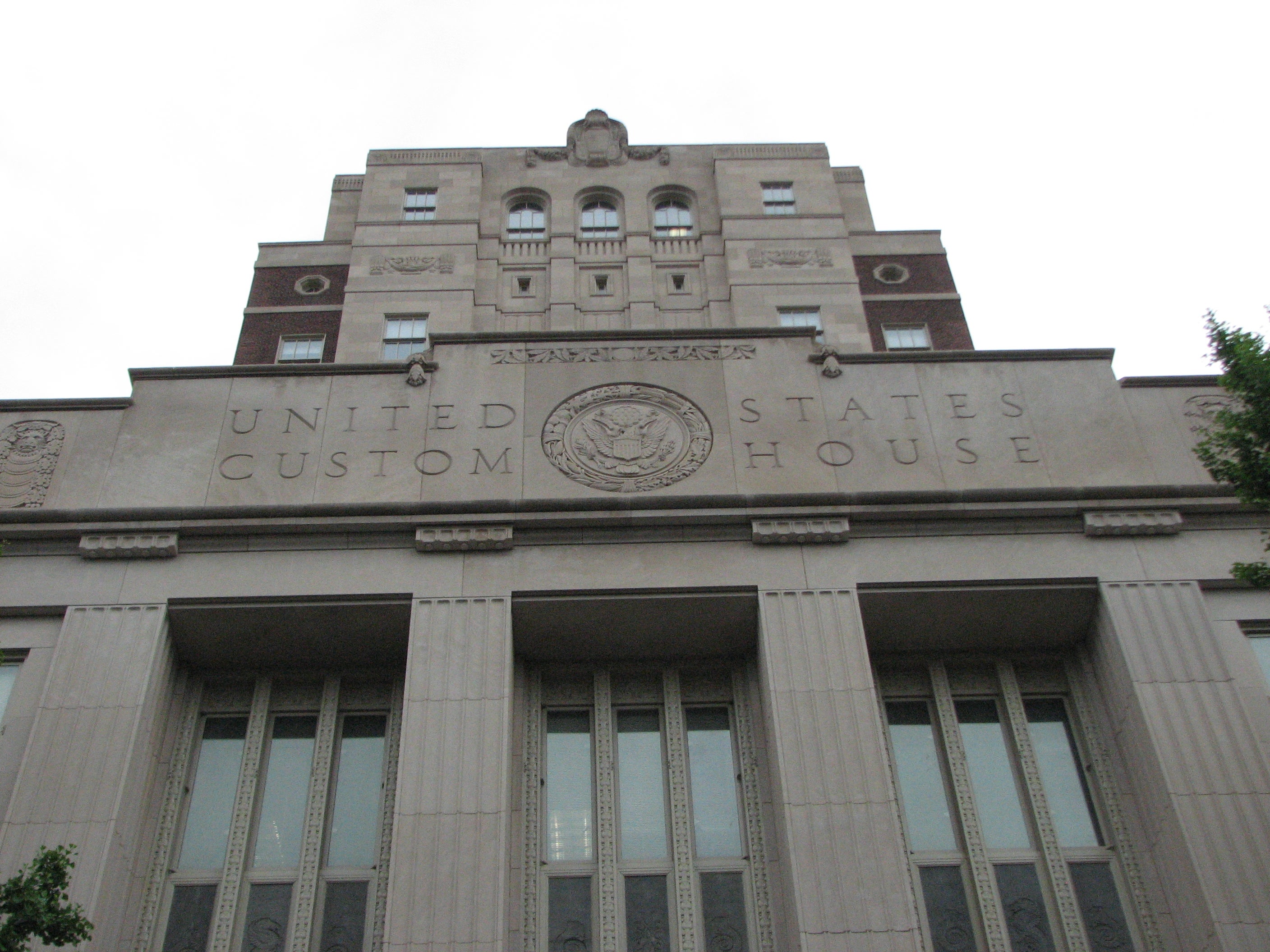 The base of the building has a classical, authoritarian attitude.