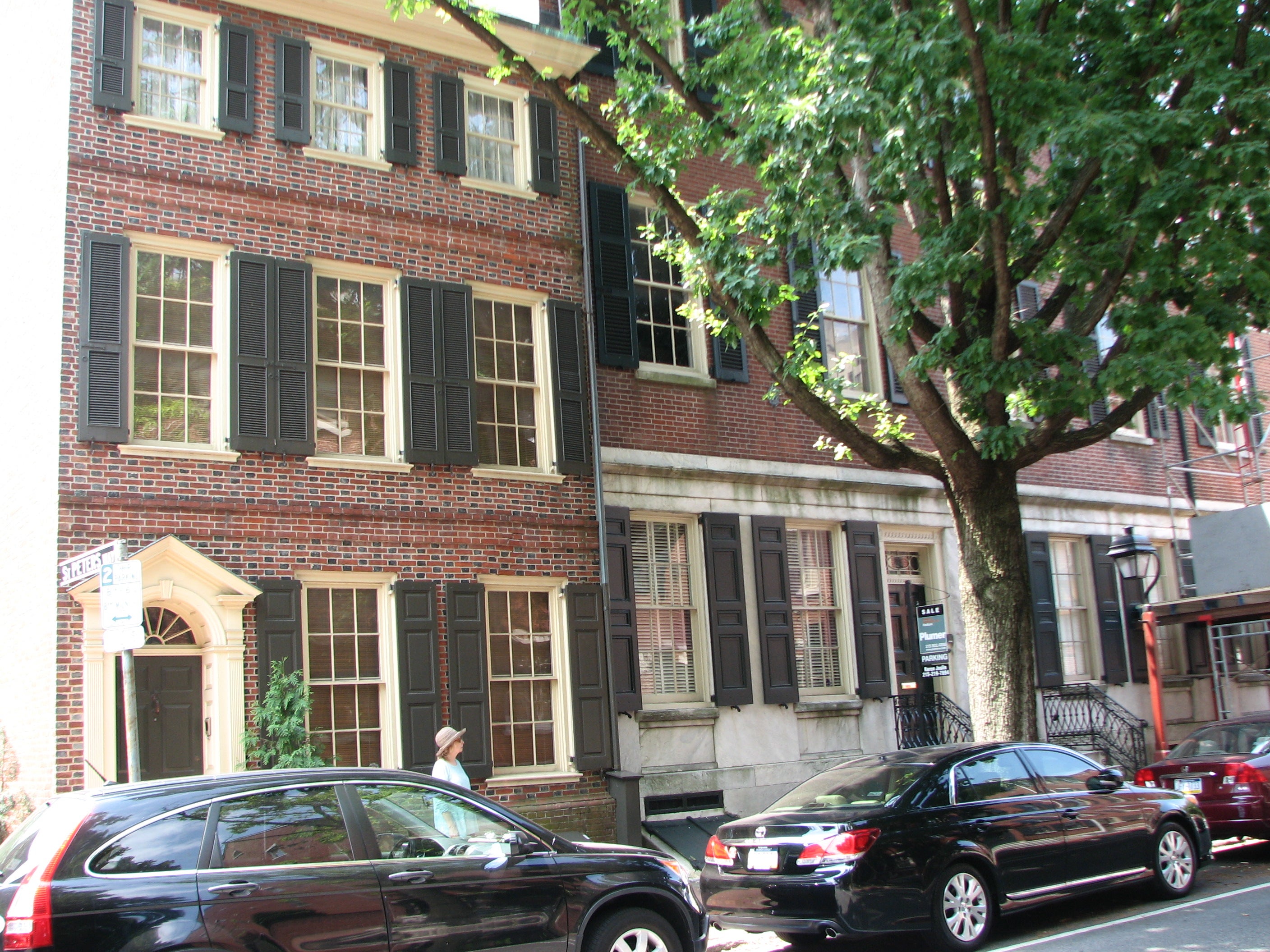 The houses around Girard Row are mainly brick.