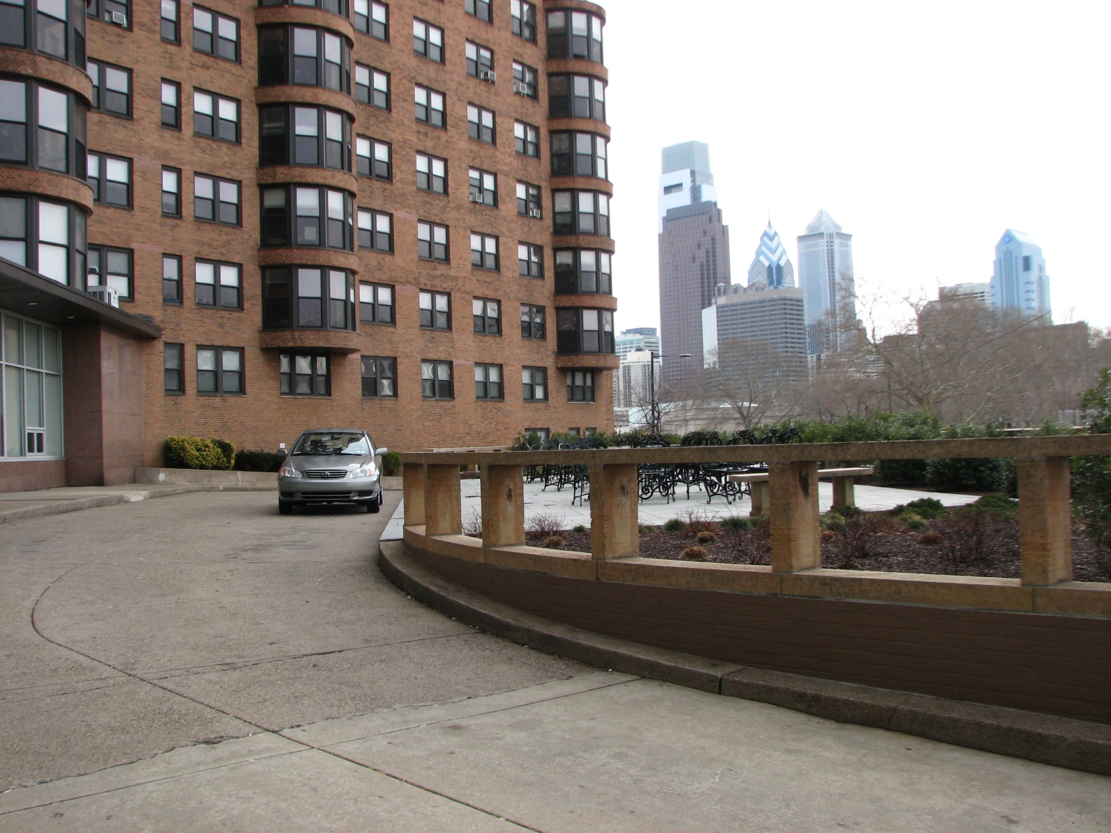 The entrance to Parkway House has a Mid-Century semi-circular drive.