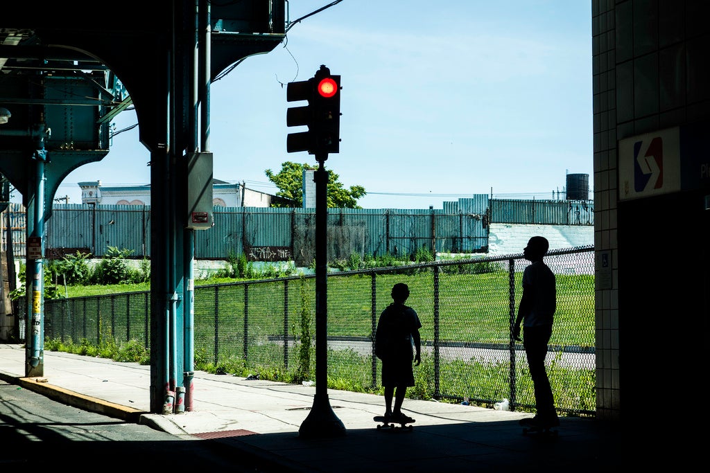 Sunday morning under the El, at Berks 