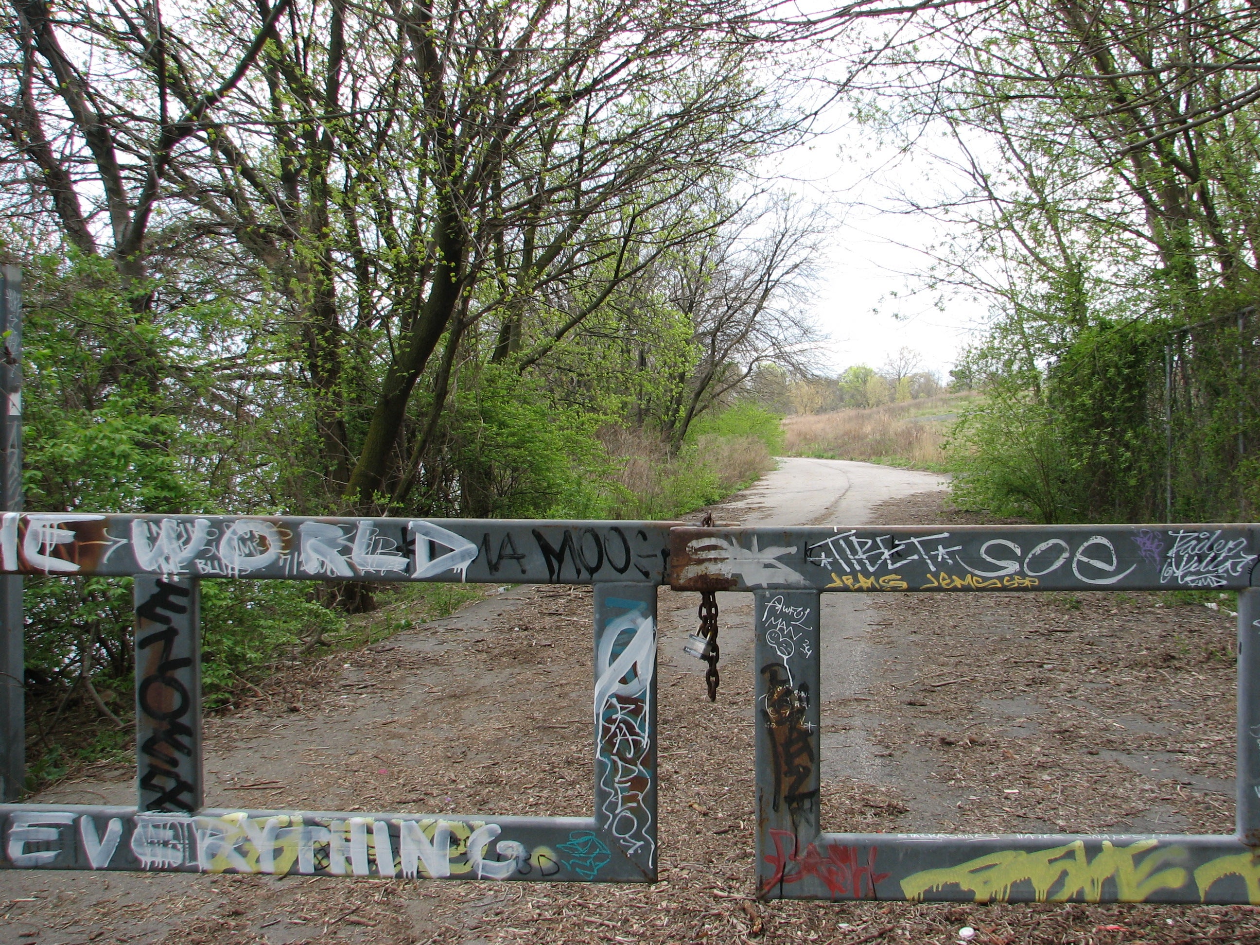 This dirt road would be the connection to Bartram's Gardens