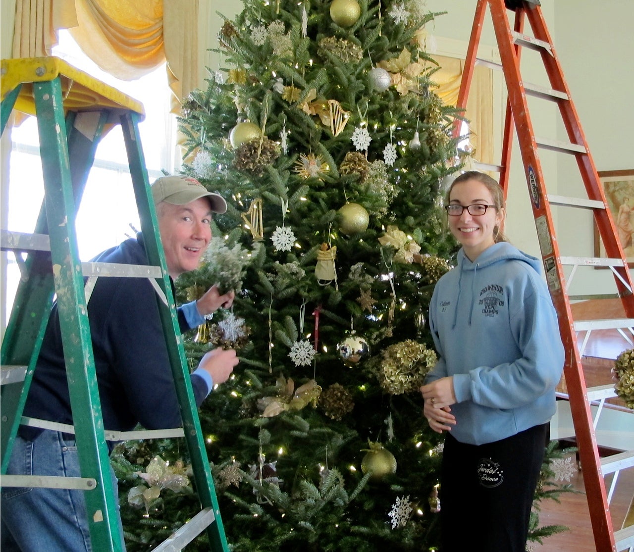 Decorating Laurel Hill