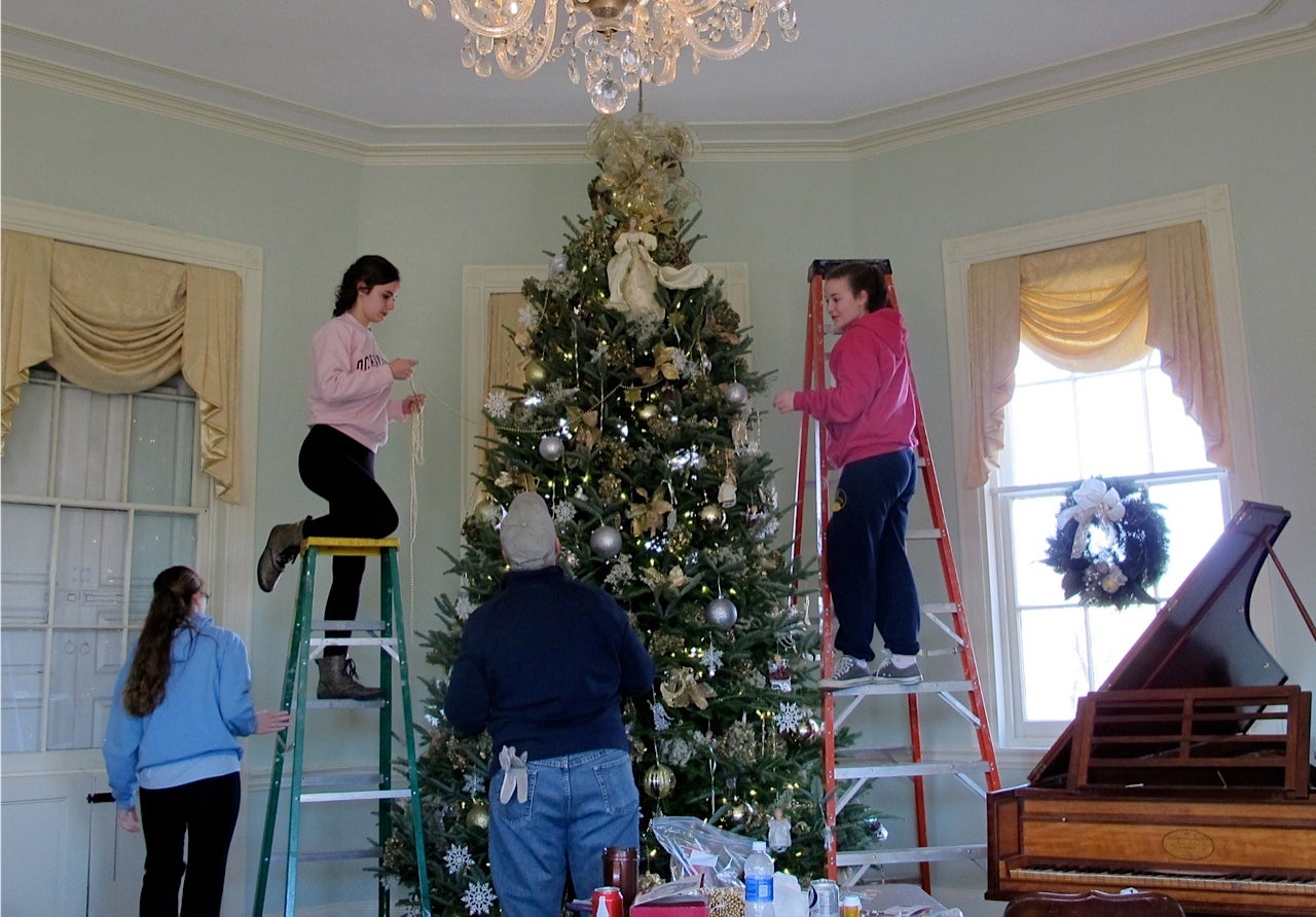 Decorating Laurel Hill