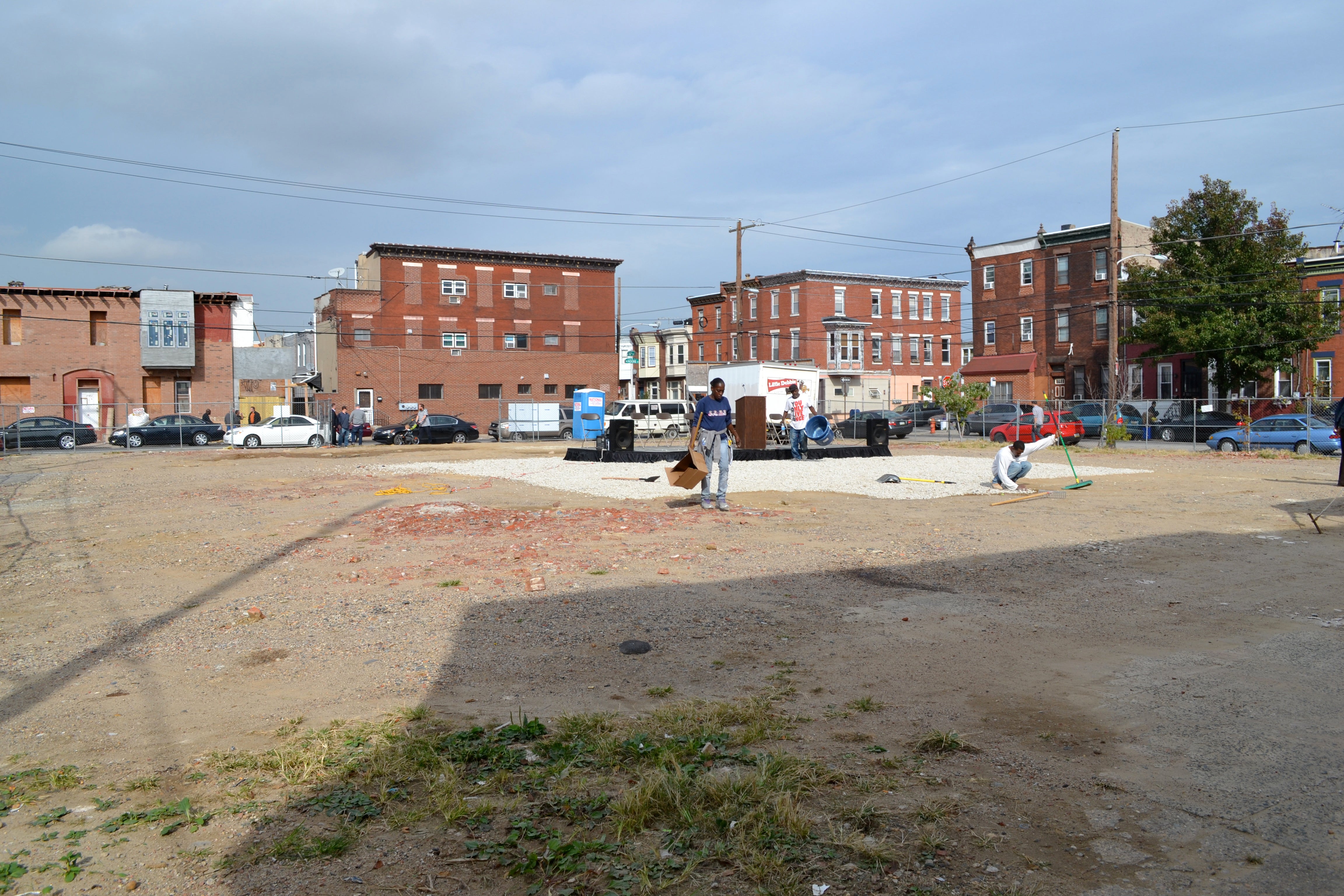 reNewbold will fill this vacant lot with 16 rowhomes, two condos and one retail space