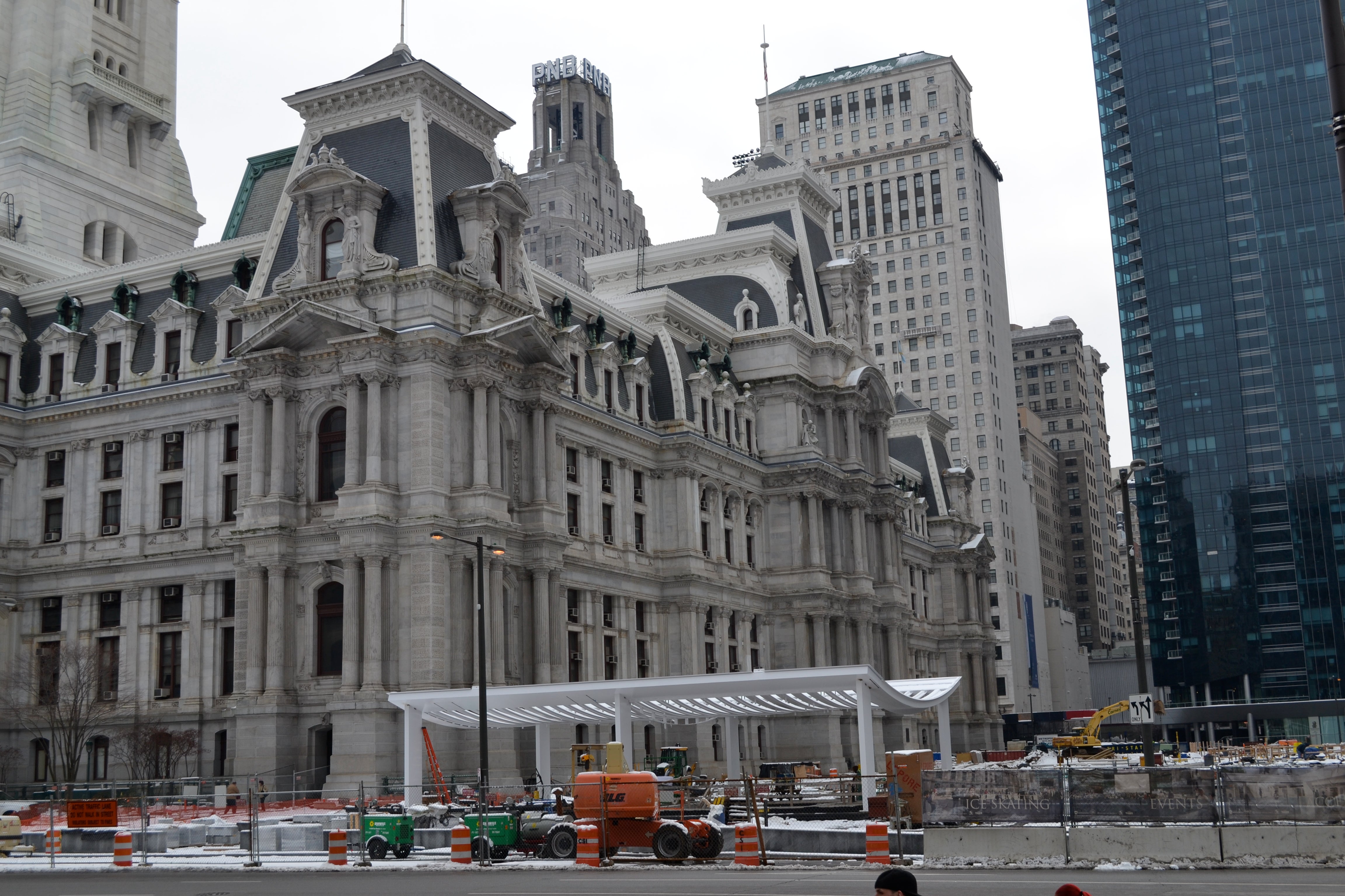 The new structure at the north end of Dilworth Plaza will house a cafe, entrances to the transit network below and an information booth