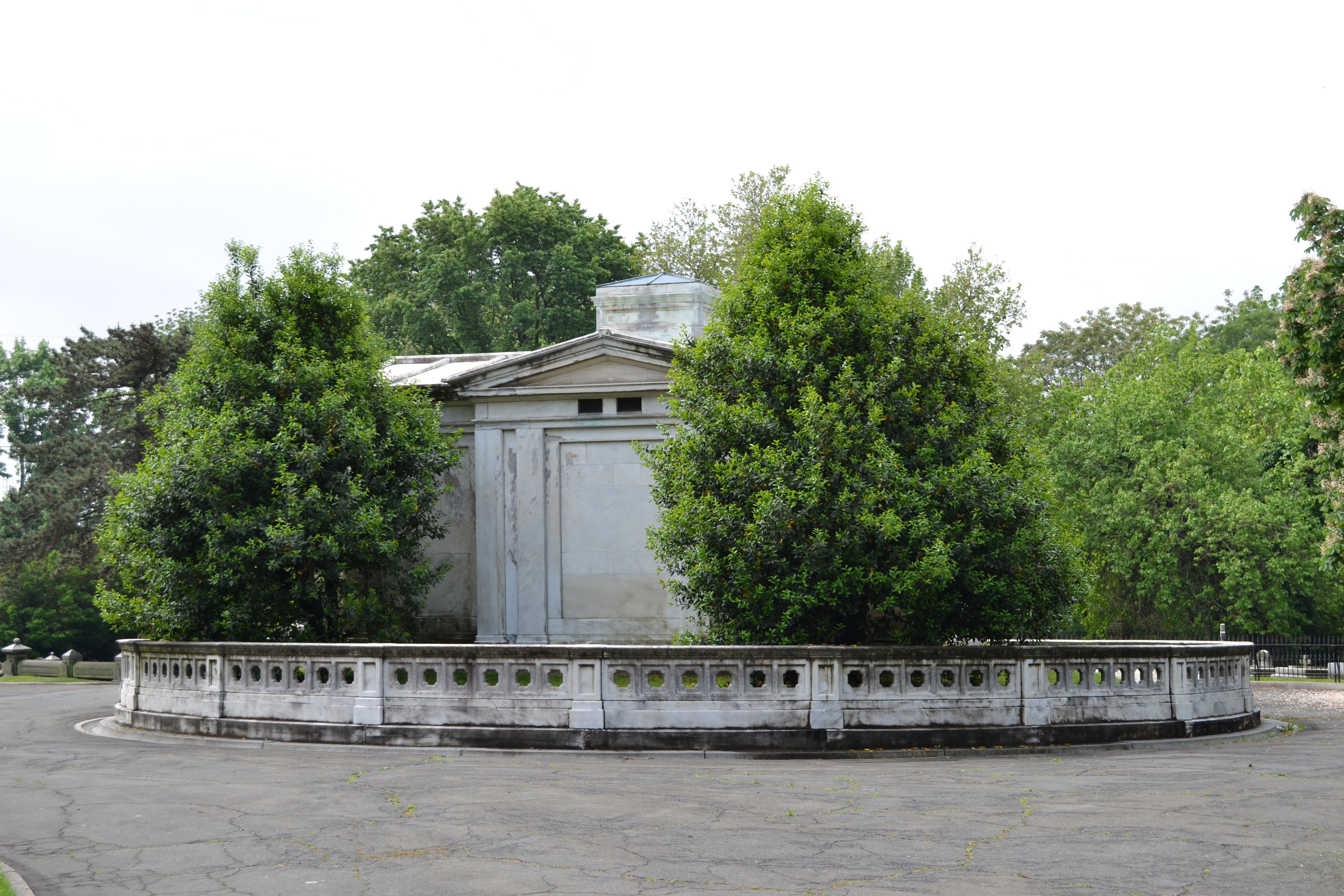 The traffic circle in front of Hamilton's home