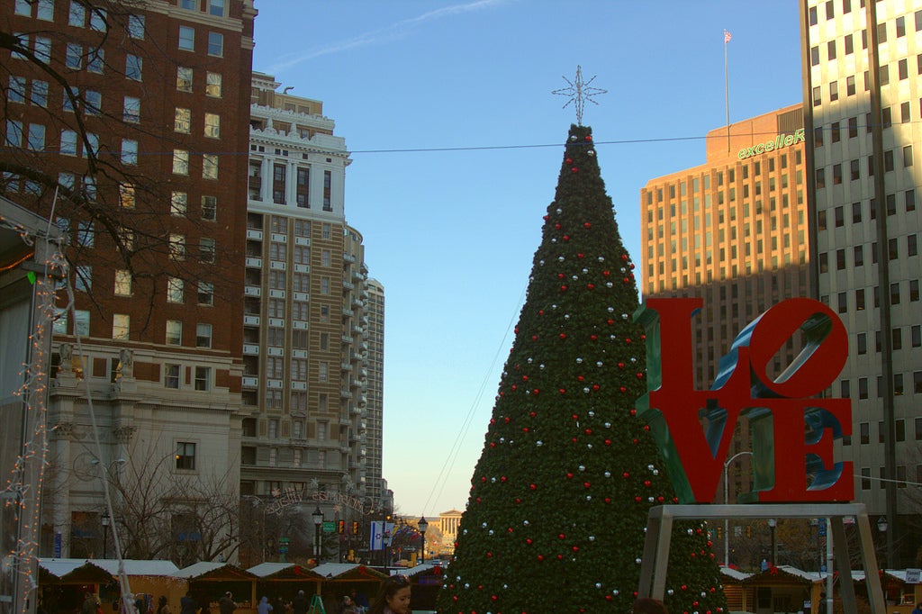 Winter in Love Park, Photo by Bob Bruhin