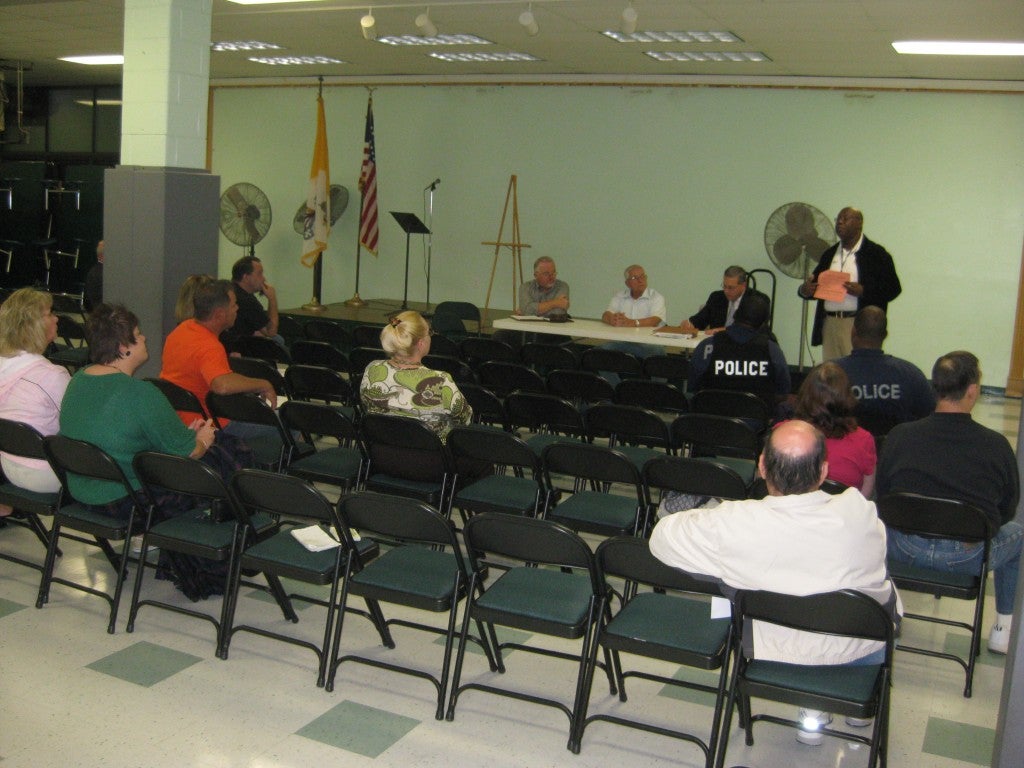 Edward Geigher of the Philadelphia Housing Authority addresses attendees at last night's Holme Circle Civic Association meeting.