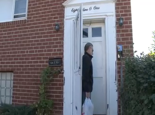 Jay Lipschutz delivers meals to seniors in need as part of an outreach program at JCC Klein.